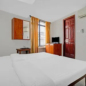 Collection O Aramam Executive *** Kochi
